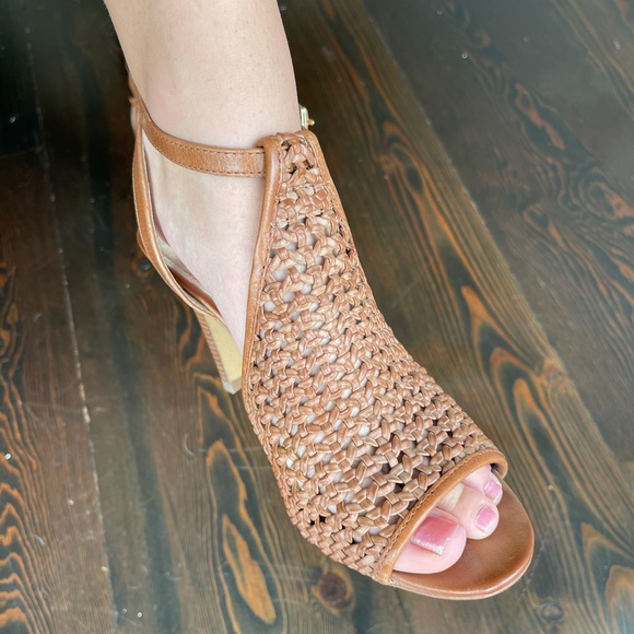 Louise et Cie Strappy Sandals - Picture 9 of 10